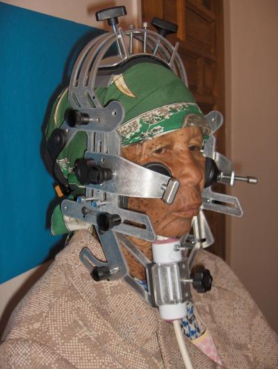 click language Ouma Hannie Koerant speaker of Niuu